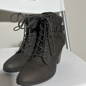 Daisy Fuentes Lace Up Boots